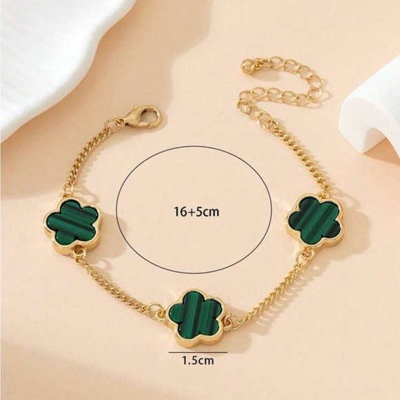 Five leaf green clover gold bracelet - Picture 3 of 4